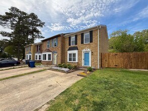 4606 Merrimac Ln in Virginia Beach, VA - Building Photo - Building Photo
