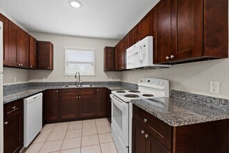 119 S Bend Ct in Willis, TX - Building Photo - Building Photo