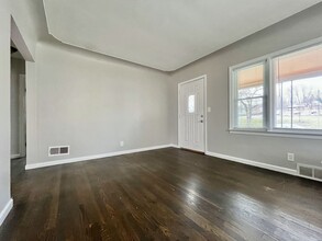 809 Eastern Ave NE in Grand Rapids, MI - Building Photo - Building Photo