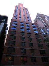 1 E 35th St in New York, NY - Foto de edificio - Building Photo