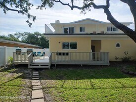 233 S Brevard Ave in Cocoa Beach, FL - Building Photo