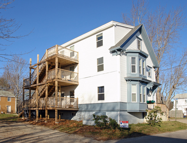 39 Floral St in Bath, ME - Foto de edificio - Building Photo