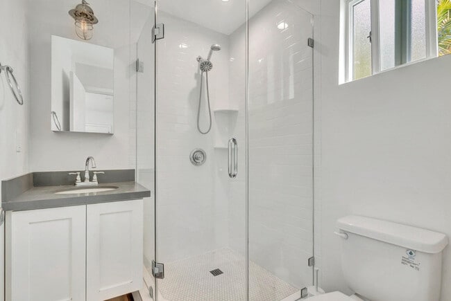 18343 Bessemer St in Los Angeles, CA - Building Photo - Building Photo