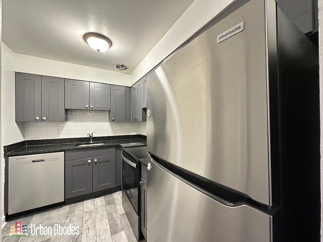 672 W Sheridan Rd, Unit A01C in Chicago, IL - Building Photo - Building Photo