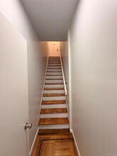 71-19 35th Ave in Queens, NY - Foto de edificio - Building Photo