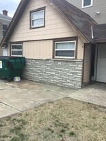 9317 Monmouth Ave in Margate City, NJ - Building Photo