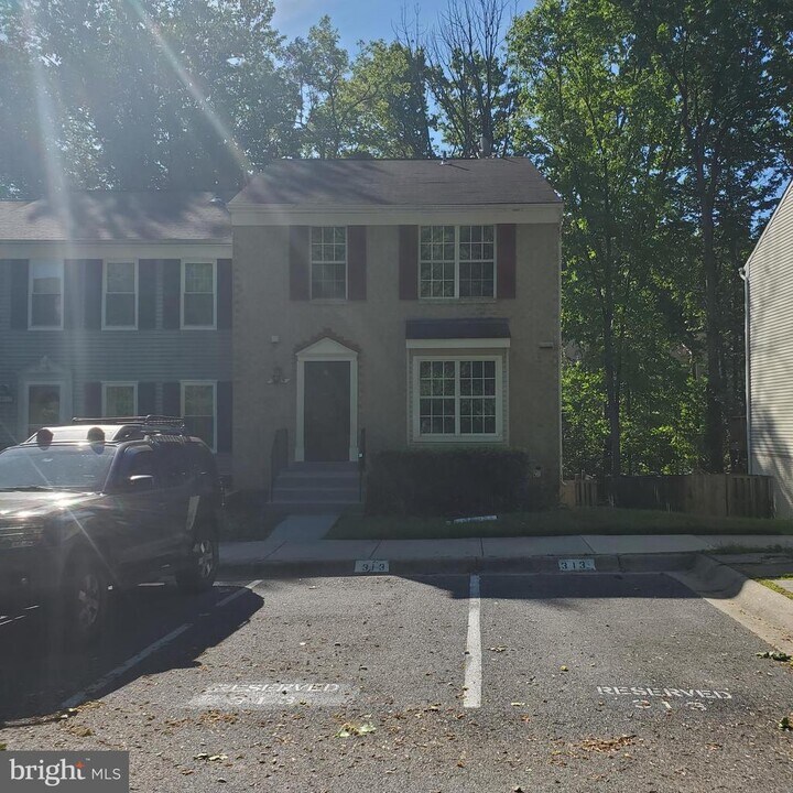 18915 Red Robin Terrace in Germantown, MD - Building Photo
