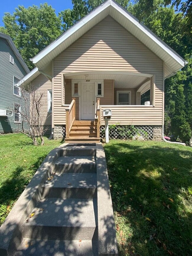 410 Church St in Iowa City, IA - Building Photo - Building Photo