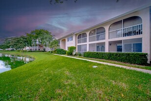 13810 Oneida Dr in Delray Beach, FL - Building Photo