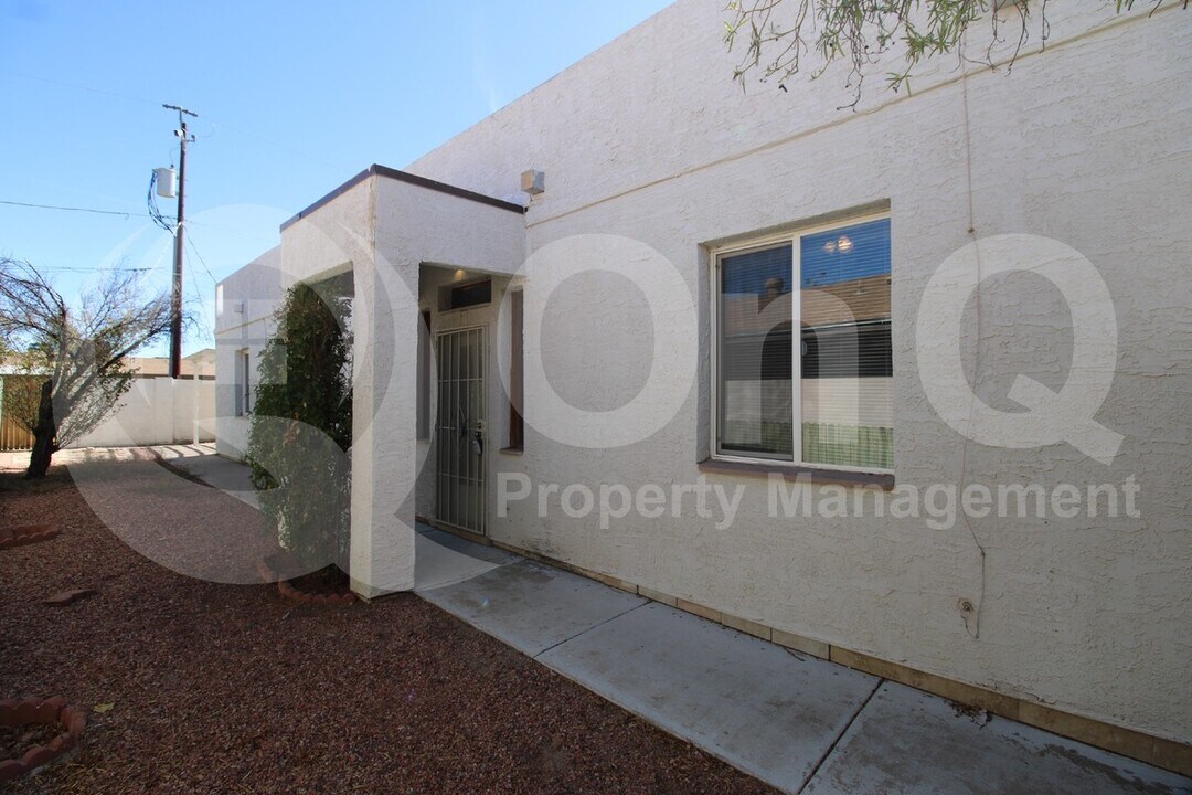 18019 N 40th Pl in Phoenix, AZ - Building Photo