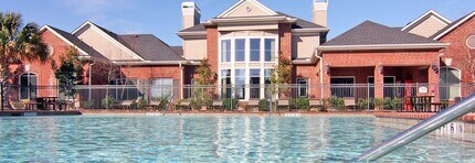 Windshire in Pasadena, TX - Foto de edificio - Building Photo