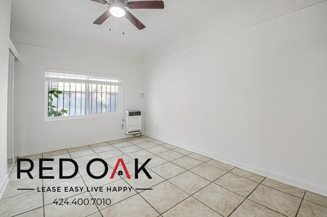 7404 S Figueroa St in Los Angeles, CA - Building Photo - Building Photo