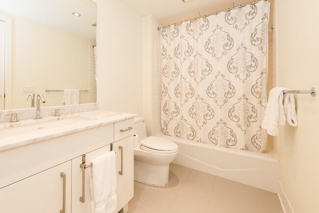 288 Newbury St, Unit 407 in Boston, MA - Building Photo - Building Photo