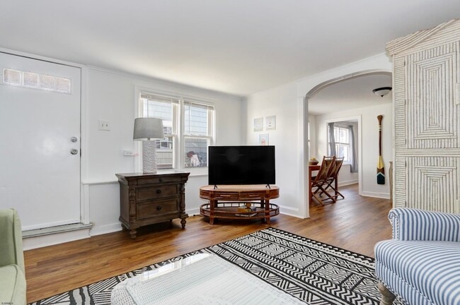 10 S Troy Ave in Ventnor City, NJ - Building Photo - Building Photo