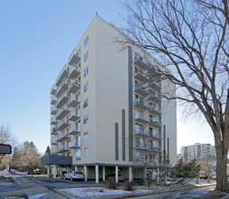 Quinn House Condominium in Edmonton, AB - Building Photo - Building Photo