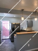 1225 San Mateo Blvd SE in Albuquerque, NM - Building Photo - Building Photo