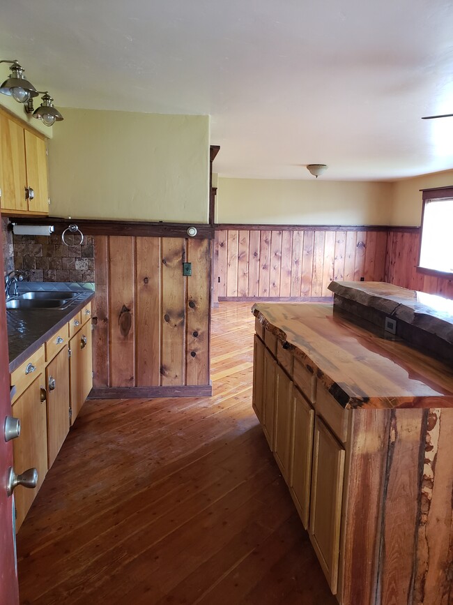 188 Wittlake Dr, Unit Upper in Kalispell, MT - Foto de edificio - Building Photo