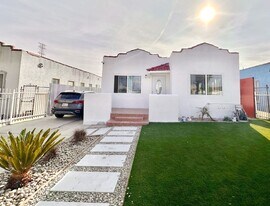 538 W 97th St in Los Angeles, CA - Building Photo