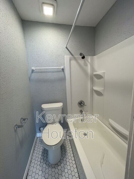 12614 Ashford Meadow Dr in Houston, TX - Building Photo