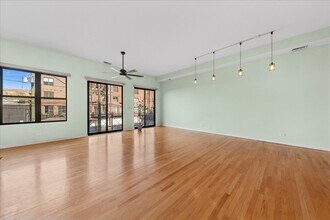 2511 N Milwaukee Ave in Chicago, IL - Building Photo - Building Photo