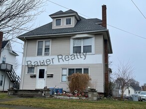 220 Pleasant St in Ashland, OH - Building Photo - Building Photo