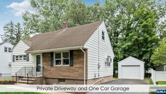 464 Dorchester Rd in Ridgewood, NJ - Building Photo