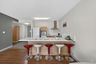 Bridgeport House in Waterloo, ON - Building Photo - Building Photo