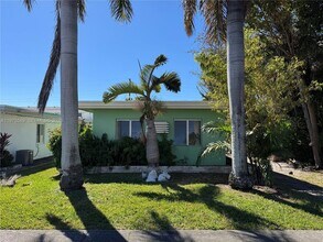 816 NE 10th St in Hallandale Beach, FL - Building Photo - Building Photo