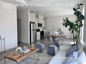 1209 W Sucre Dr in Edinburg, TX - Building Photo - Building Photo