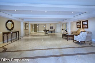 321 N Oakhurst Dr-Unit -#204 in Beverly Hills, CA - Building Photo - Building Photo