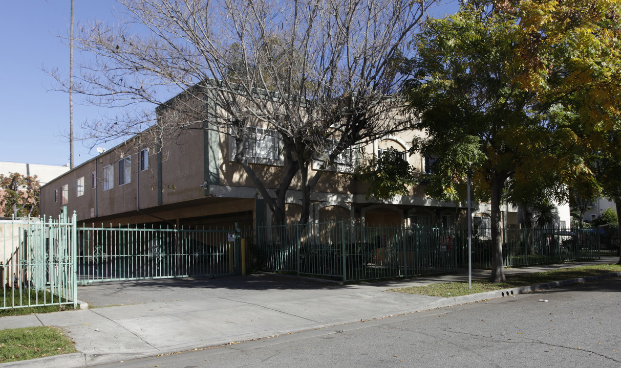 14141 Erwin St in Van Nuys, CA - Building Photo