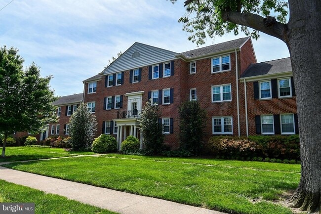 property at 1303 Belle View Blvd