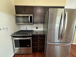 1121 Crescent St NE in Grand Rapids, MI - Building Photo - Building Photo