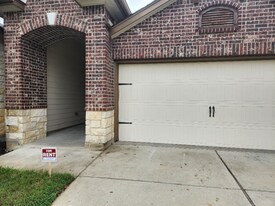 5502 Red Pine Dr in Killeen, TX - Building Photo