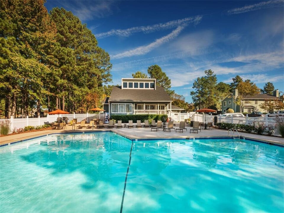 Treybrooke at the Park in Morrisville, NC - Foto de edificio