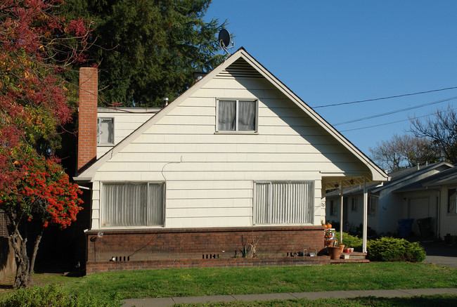 1028 King St in Santa Rosa, CA - Building Photo - Building Photo