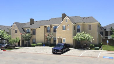 Camden Shadow Brook in Austin, TX - Building Photo - Building Photo