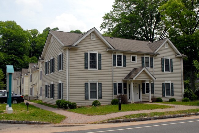 Frenchtown Senior Apartments in Frenchtown, NJ - Foto de edificio - Building Photo