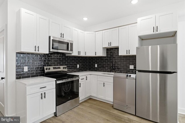 2146 N Franklin St in Philadelphia, PA - Building Photo - Building Photo