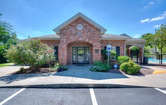 Swiss View Apartments in Nashville, TN - Building Photo