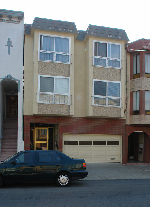 348 19th Ave in San Francisco, CA - Building Photo