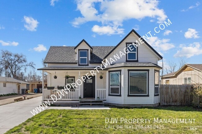 property at 1310 E Chicago St