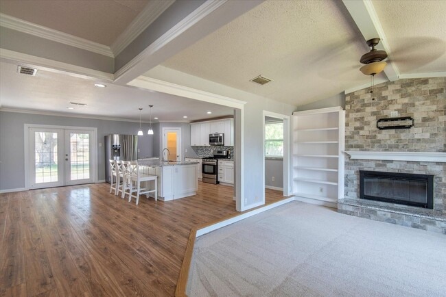 335 S Heartz Rd in Coppell, TX - Building Photo - Building Photo