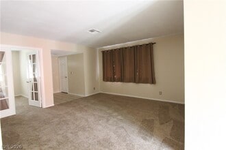 6225 Meadow Brook Ln in Las Vegas, NV - Building Photo - Building Photo
