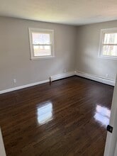 164 Elizabeth Ave in Westfield, MA - Foto de edificio - Building Photo