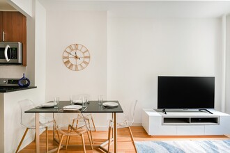 469 Columbus Ave in New York, NY - Building Photo - Building Photo