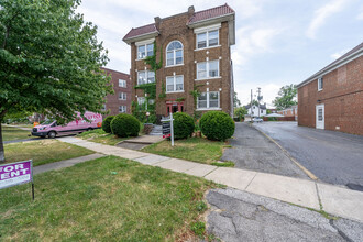 The Modern in Lakewood, OH - Building Photo - Primary Photo