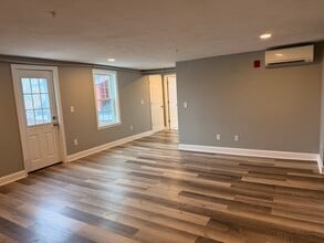 396 Main St, Unit 2 in Hyannis, MA - Building Photo - Building Photo