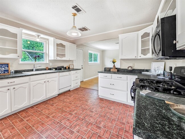 723 Pas Trail in Huffman, TX - Building Photo - Building Photo