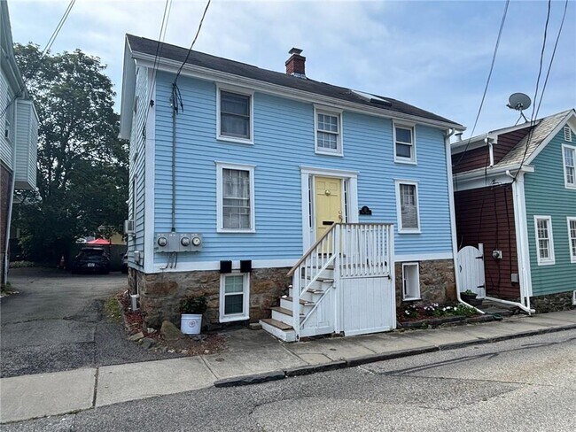 21 Pope St in Newport, RI - Building Photo - Building Photo